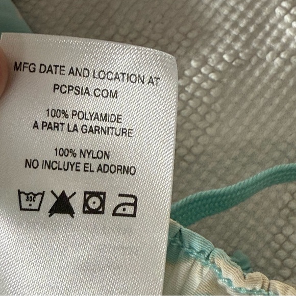 Patagonia Teal and Beige Baggies XS - Picture 5 of 6